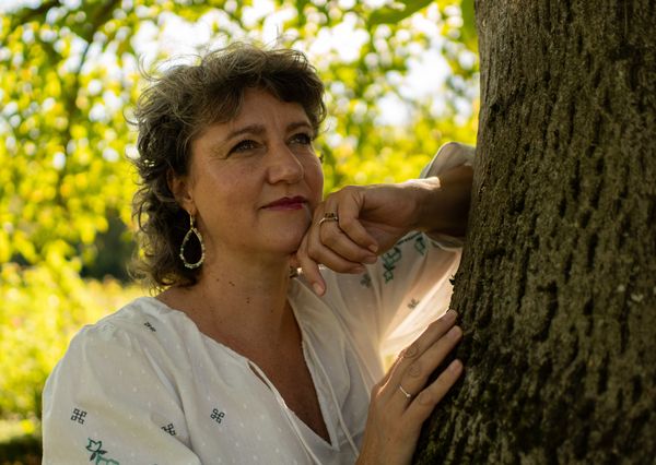 Martine (51) over jong-dementie in haar gezin: ‘Je moet afscheid nemen van iemand die er nog is’