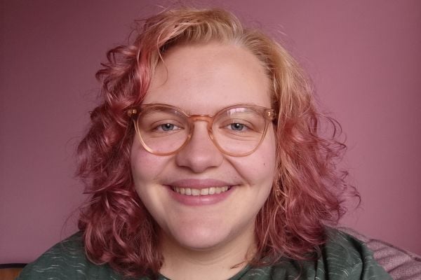 De acceptatie van homoseksualiteit onder jongeren daalde de afgelopen jaar flink, het COC wil daarom dat het onderwerp al op de basisschool wordt besproken.