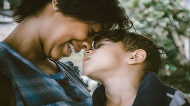 Moeder en zoon: hoe voer je een goed gesprek met je zoon?
