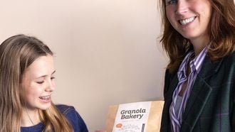Hanna neemt Granola Bakery over van haar moeder
