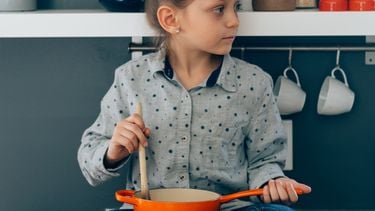 koken met kinderen / kind in de keuken