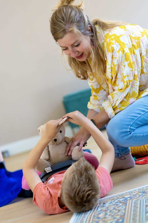 Suzanne van Snippenberg is master kinderfysiotherapeut, lichaamsgerichte therapeut en SI-therapeut