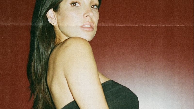 Anna Nooshin over het moederschap: ‘Ik ben sterker en zachter tegelijk geworden’