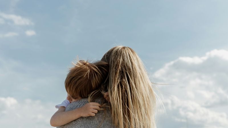 Herdenken met kinderen: zó doe je dat volgens een expert