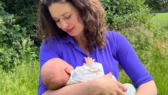 Boerin Annemiek deelt bewust geen naam of foto's van haar baby: ‘Met AI kan alles’