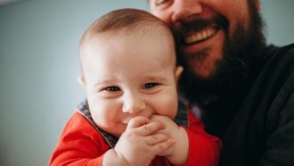 baby lijkt op vader