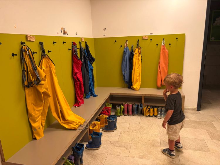 De ingang van de mudroom.