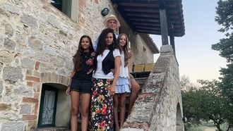 Gezin met pubers verhuist naar olijfgaard in Italië: ‘Ik wil dat mijn dochters kunnen leven in de natuur’