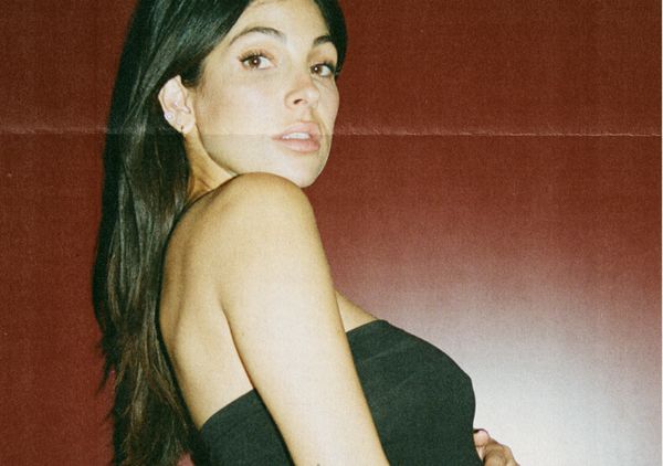 Anna Nooshin over het moederschap: ‘Ik ben sterker en zachter tegelijk geworden’