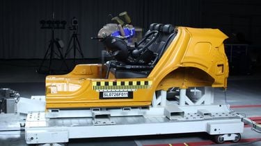 ANWB slaat alarm om 2 autostoeltjes na crashtest: bij één ging de gordelsluiting open