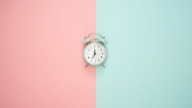 dubbele cijfers op de klok die volgens numerologie iets betekenen