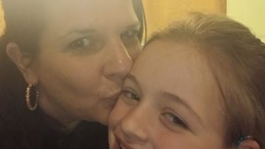 Sandra van de Pas haar dochter Ivy is slechthorend