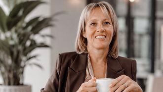 Moeder (50) over loslaten en vertrouwen: ‘Ik leerde dat mijn pubers veel meer zelf kunnen dan ik dacht’
