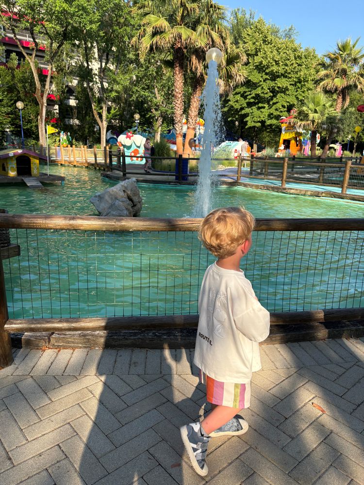 Parco Junior is een leuk pretparkje voor jonge kinderen.
