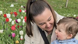 Niki (30) werd moeder én verloor haar vader