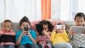 Kinderen die social media gebruiken