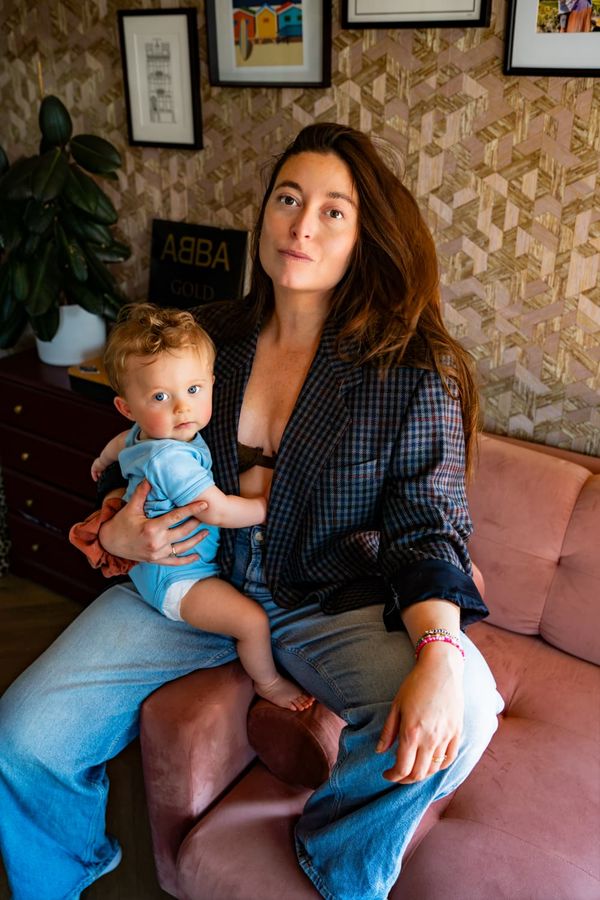 ‘Ik was bang dat mijn mentale problemen me een slechte moeder zouden maken’: Vivian (33) is nu bijna een jaar moeder