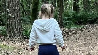 Martijn (47) over zijn dochter met Down: ‘We leggen voor onze kinderen ontzettend veel hoepels neer’