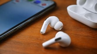 blunder-airpods