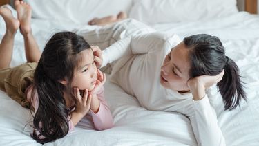 moeilijke onderwerpen bespreken - moeder en dochter