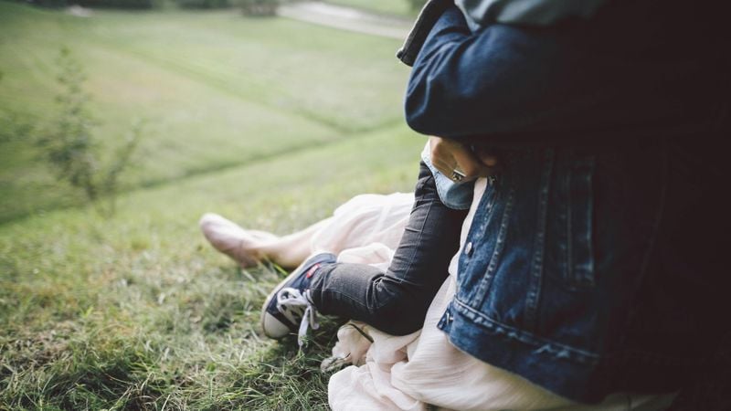 Toen de moeder van Shiva (28) drie jaar geleden onverwachts overleed aan een hartstilstand, veranderde haar leven in één klap.