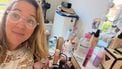 Moet je je als ouder zorgen maken over de skincare-routine van je tienerdochter? ‘Wees nieuwsgierig naar wat ze met al die producten denkt op te lossen’