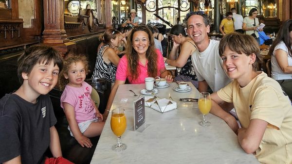 'Onze dochter van drie mixt alle talen door elkaar': Suzanne over opgroeien in een gezin vol culturen
