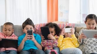 Kinderen die social media gebruiken