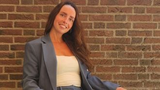 Sandra (31) over opgroeien in de pleegzorg: ‘Ik dacht jarenlang dat er niet veel in mij zat’