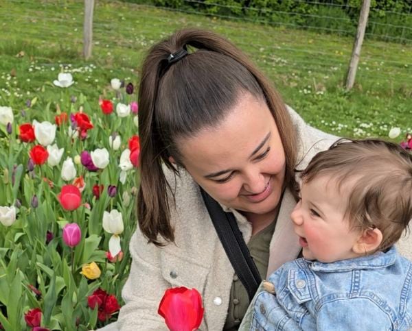 Niki (30) werd moeder én verloor haar vader