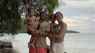 Fleur van de Kasteele woont met haar gezin op het eiland Karimunjawa in Indonesië