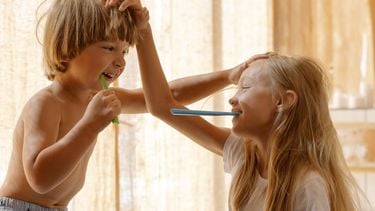 gezond gebit - kinderen poetsen tanden