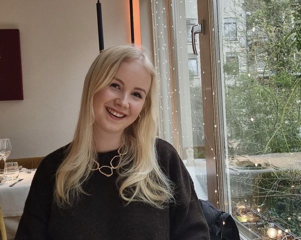 Joëlle (17) over de eindexamens: 'Steunende ouders helpen enorm tijdens de examenperiode'