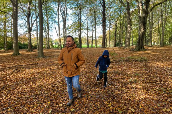Als adoptiecoach begeleidt Roberto geadopteerden die worstelen met trauma, identiteit en verslaving