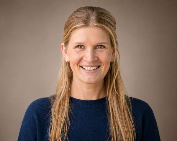 Dr. Merel van Witteloostuijn van de Universiteit Utrecht onderzocht wat er gebeurt als ouders thuis talen mixen.