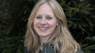 Kinderpsycholoog Lotte (33): ‘Te veel schermtijd kan de ontwikkeling van het jonge brein beïnvloeden.’