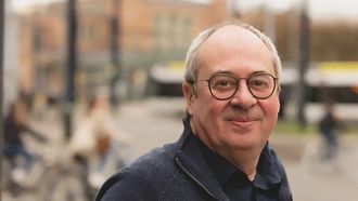 Vader schreef een boek over talentontwikkeling bij opvoeden: ‘Vanuit mildheid kun je als ouder groeien’