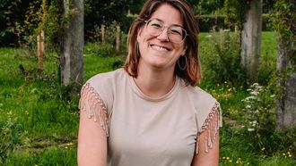 Toen Linda's kinderen thuis kwamen te zitten en er veel op haar bordje terecht kwam, zag ze het als iets dat ze 'gewoon' moest doen: “Maar het vraagt behoorlijk veel van je, want je staat de hele dag aan.”