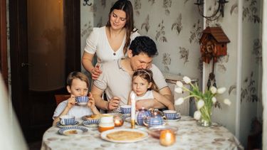 opvoedgewoontes / gezin aan eettafel