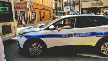 Politie in Frankrijk houdt 14-jarige tiener aan wegens groepsgeweld
